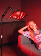 Avreno Rotlichttherapie Lampe in entspannter Atmosphäre