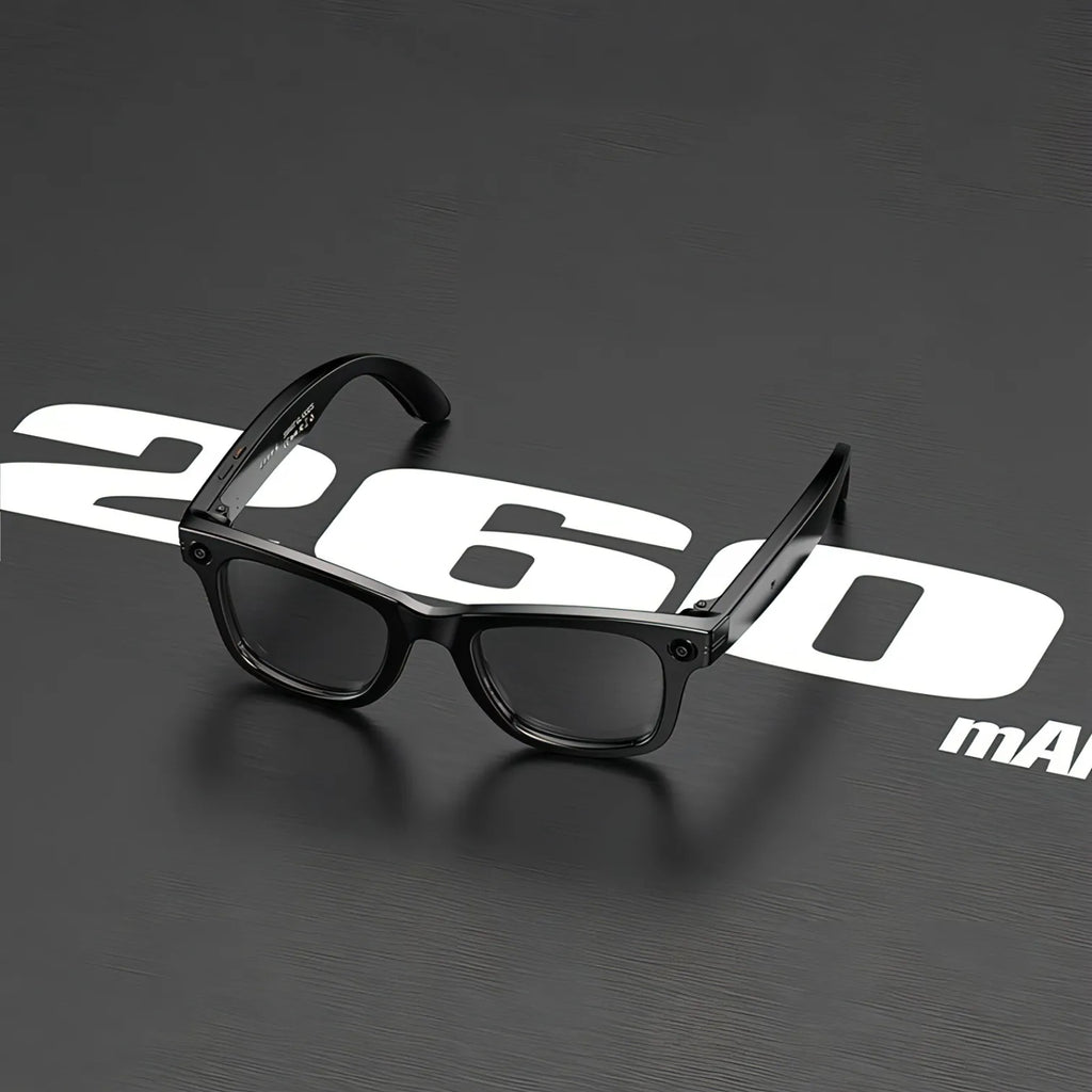 Schwarze Norwiss Smart Glasses auf dunkelgrauem Hintergrund mit „2600“-Branding